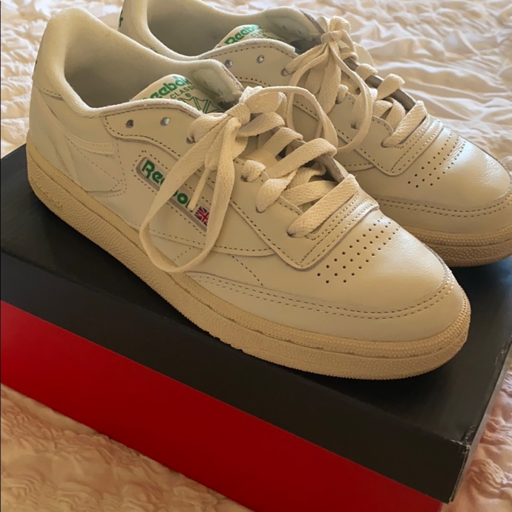 Reebok classics tennis shoes